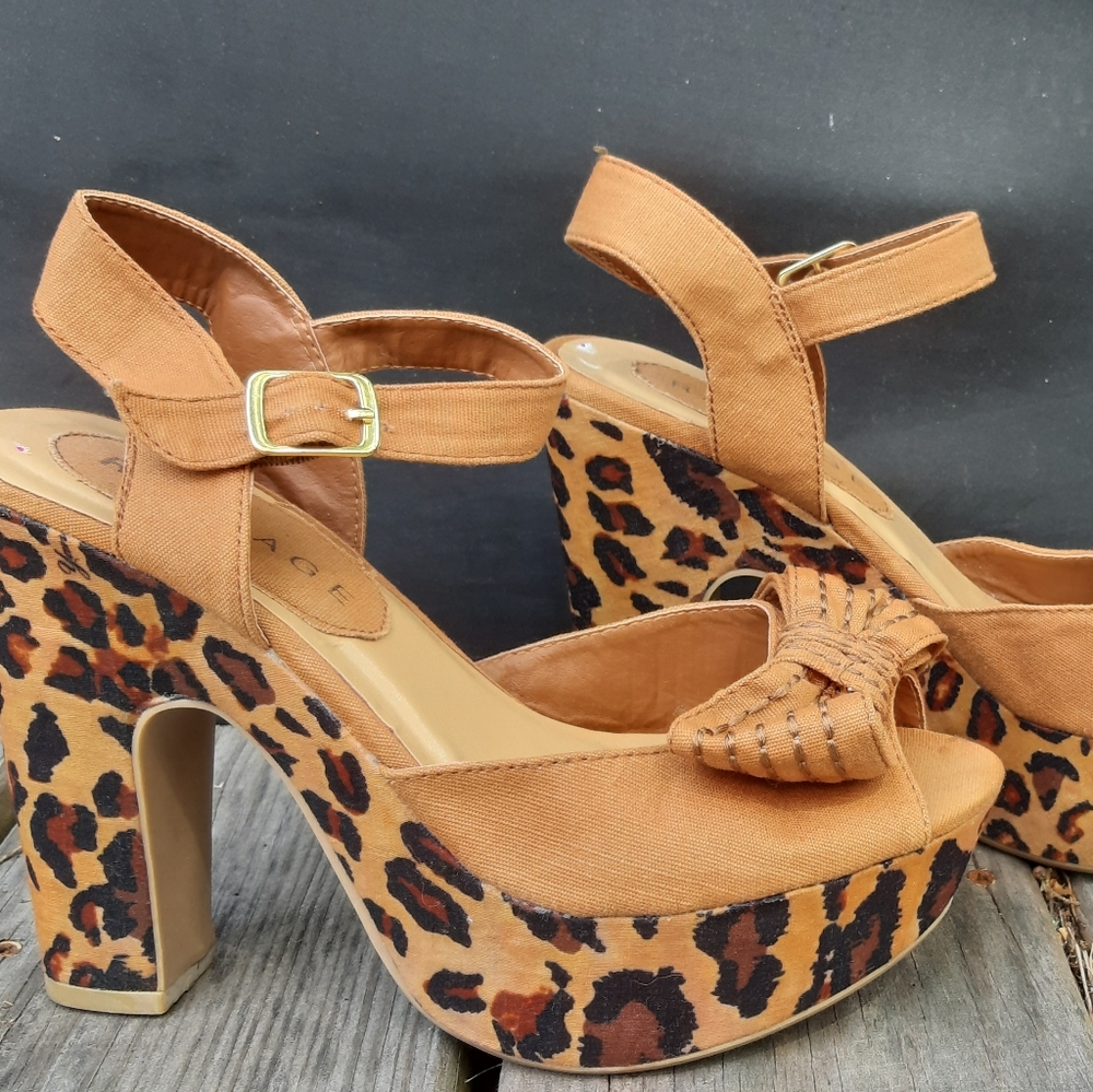 Shoes - Picture 4 of 4